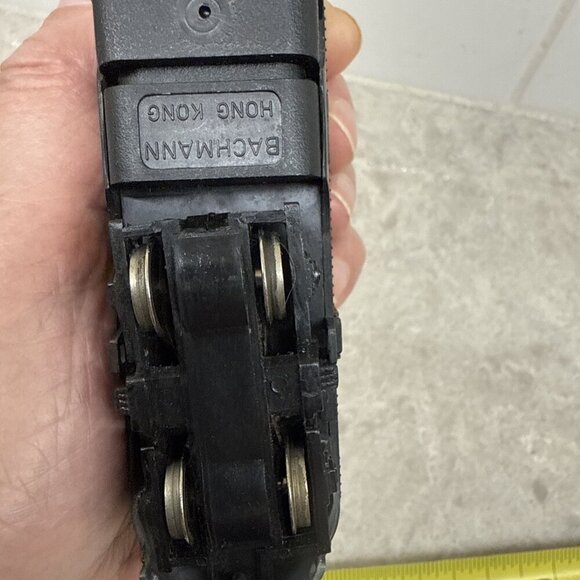 Vintage Bachmann HO scale Canadian National diesel locomotive #9162 - Picture 2 of 8